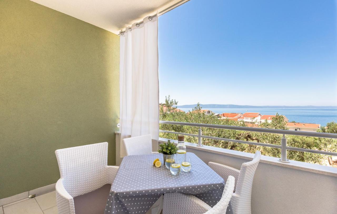Apartmani Ksenija Tucepi Bagian luar foto