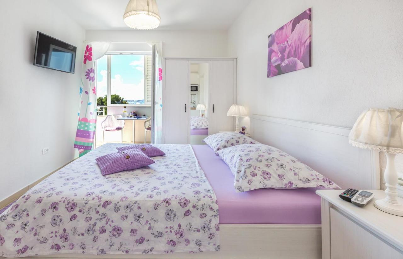 Apartmani Ksenija Tucepi Bagian luar foto