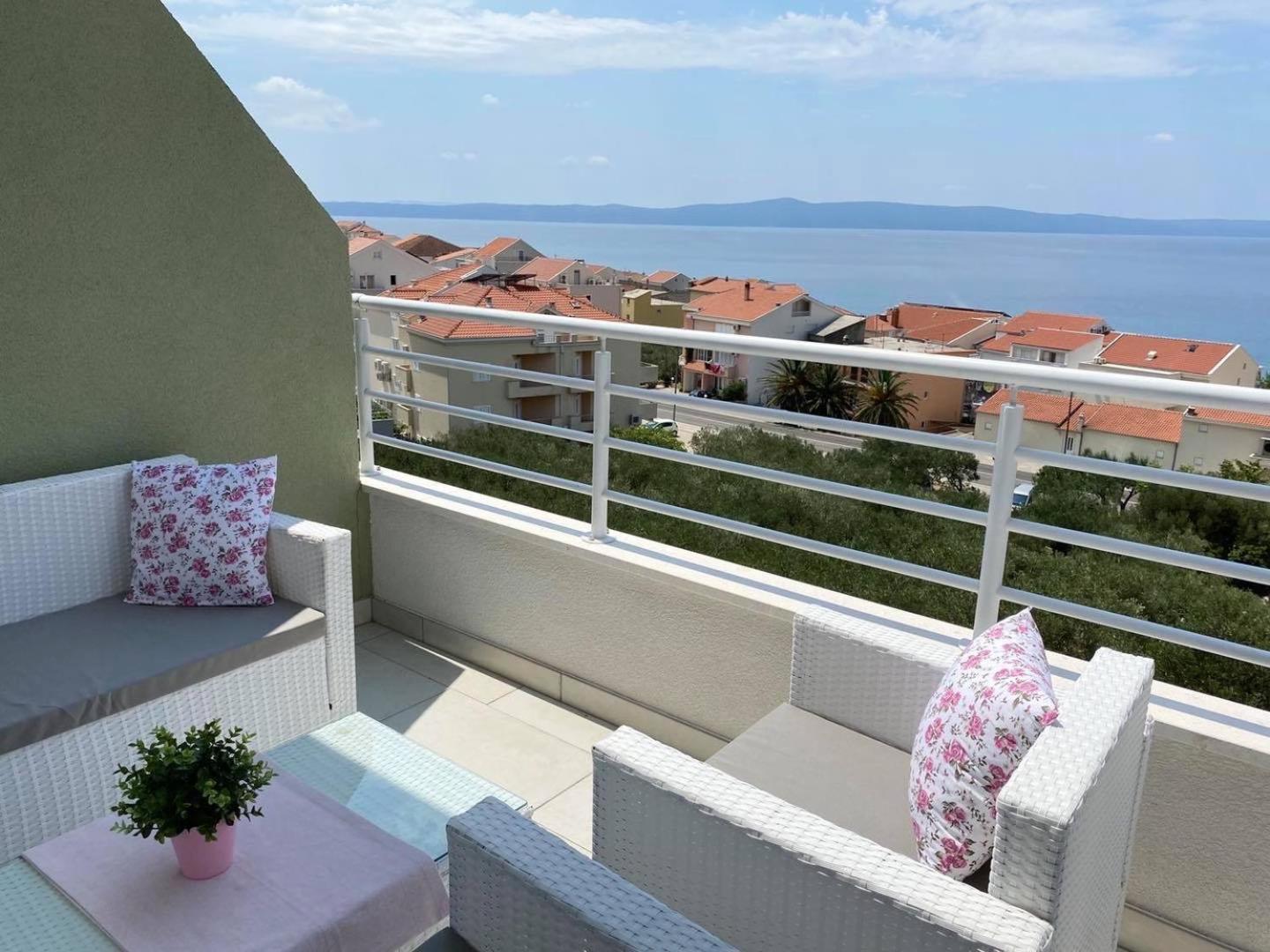 Apartmani Ksenija Tucepi Bagian luar foto