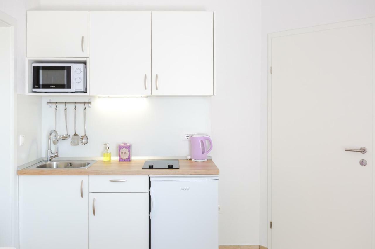 Apartmani Ksenija Tucepi Bagian luar foto