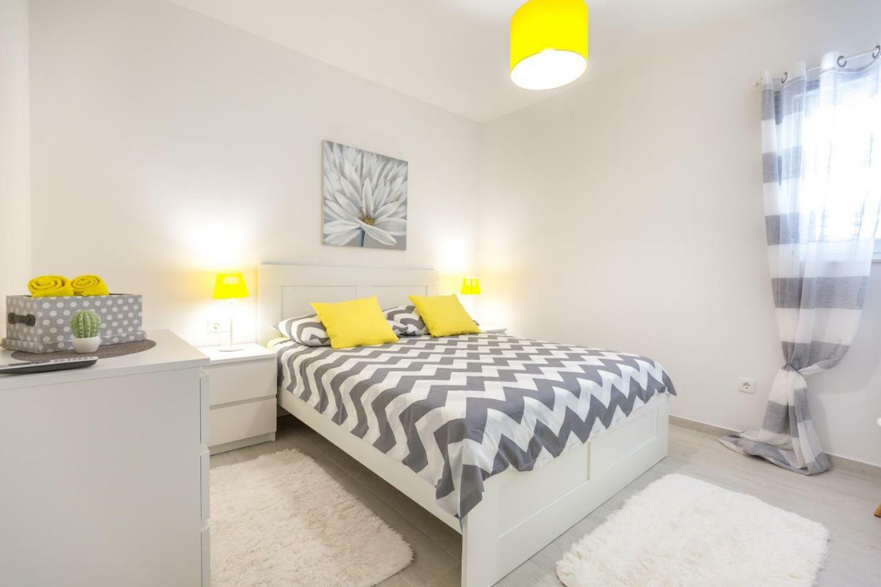 Apartmani Ksenija Tucepi Bagian luar foto