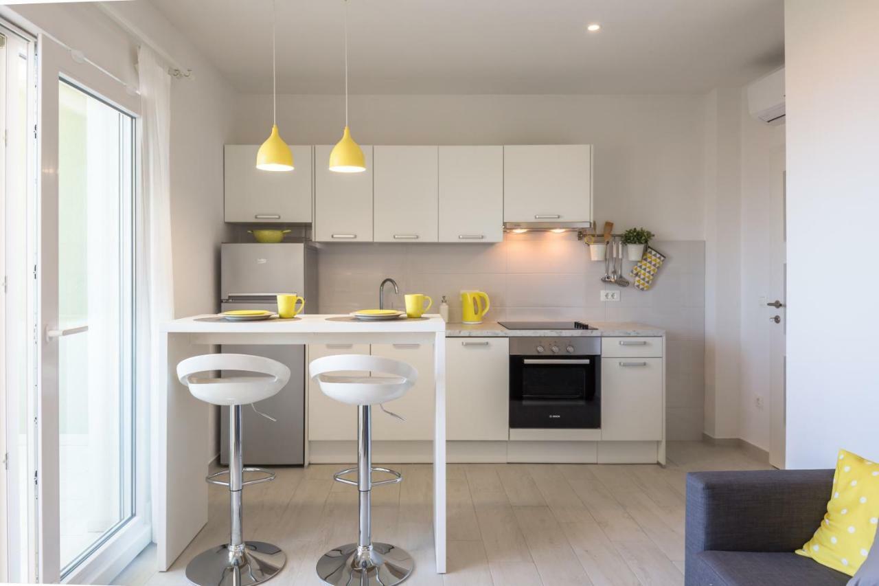 Apartmani Ksenija Tucepi Bagian luar foto